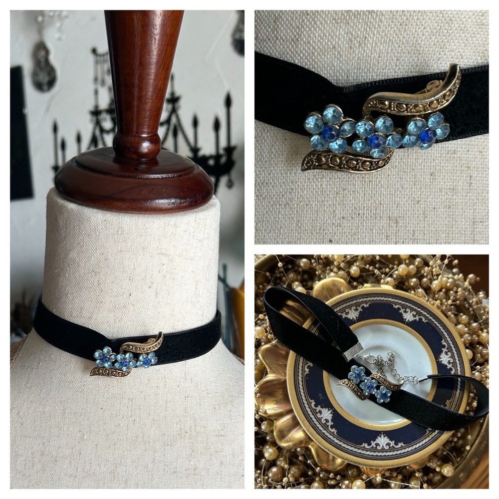 Vintage Blue Rhinestone Brooch on Black Velvet Choker - Picture 2 of 11